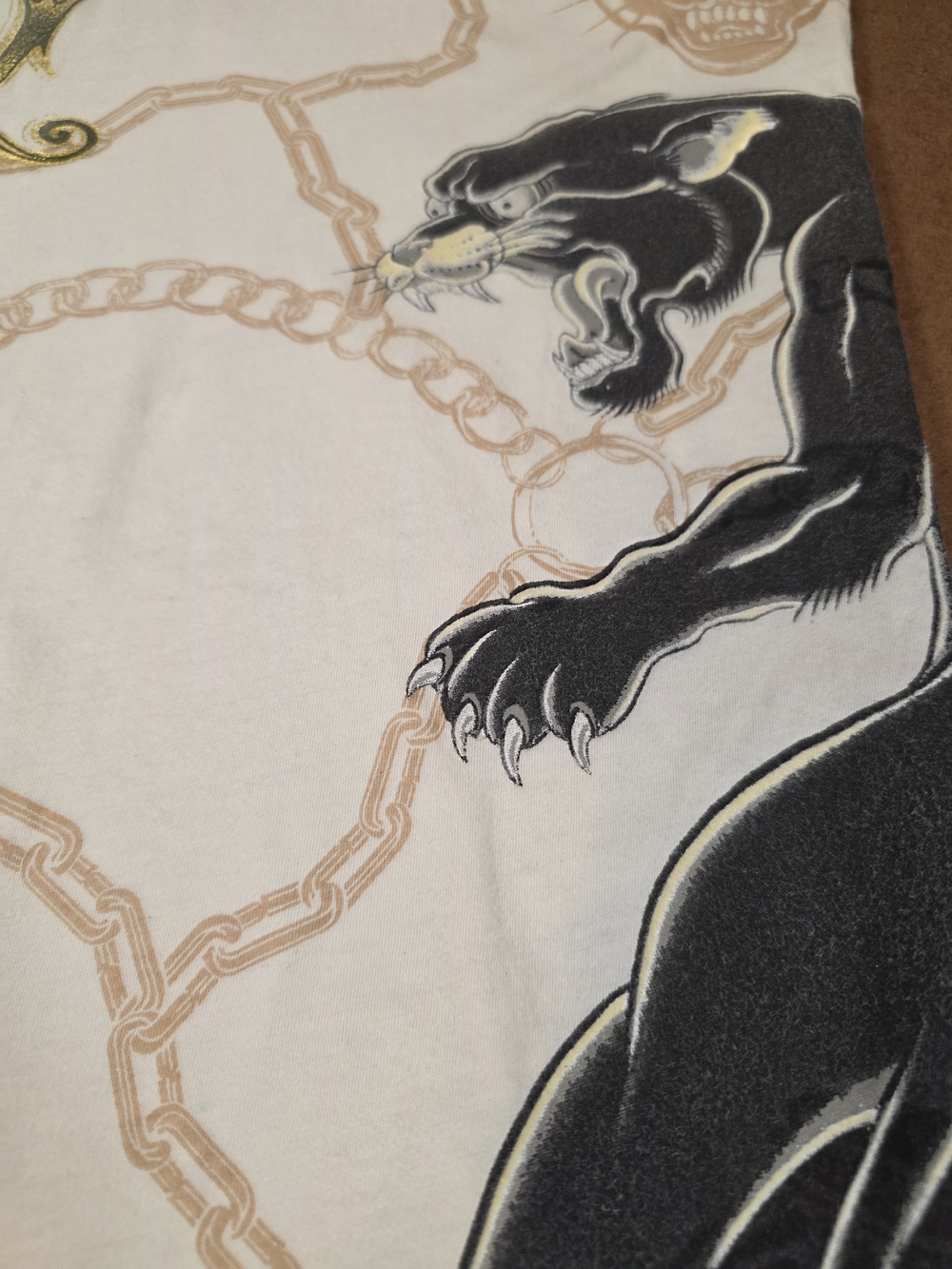 White Graphic Chain-Print Men’s T-Shirt with Panther Motif XXL Made In USA Y2K - Picture 7 of 10